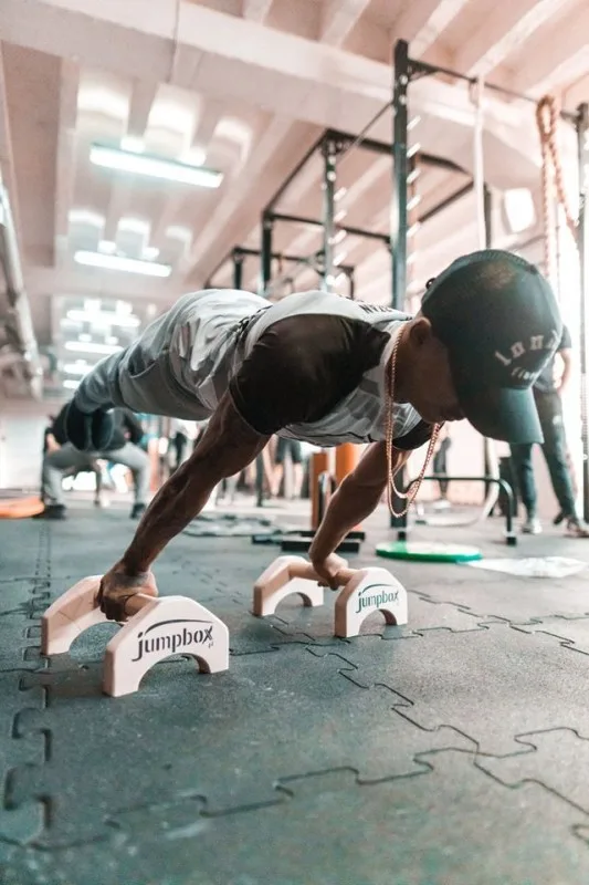 parallettes handstand